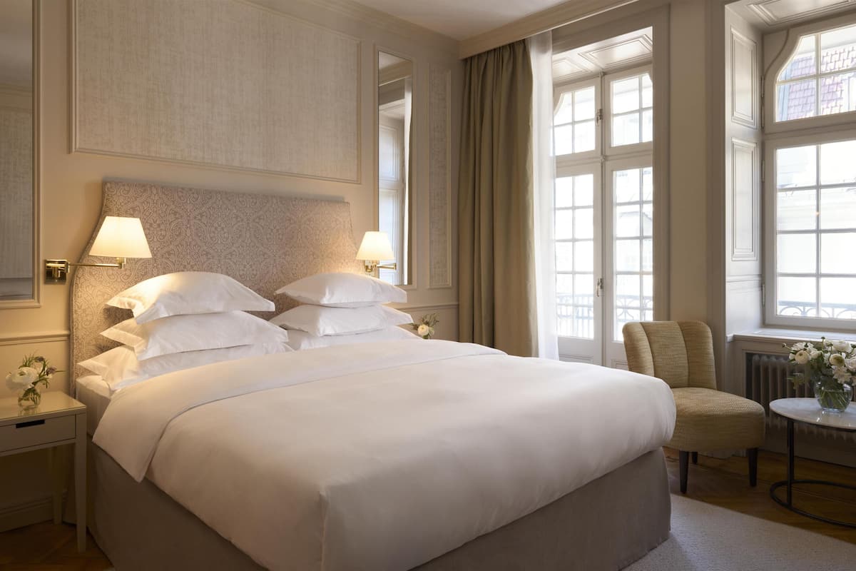 Superior Balcony Room | Minibar, in-room safe, individually decorated, desk