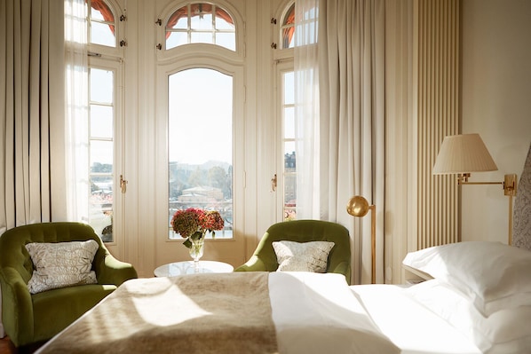 Deluxe Sea View | Minibar, Zimmersafe, individuell dekoriert, Schreibtisch