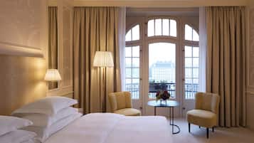 Deluxe Sea View Room | Minibar, vÀrdeförvaringsskÄp pÄ rummet och individuell inredning