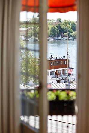 الإطلالة من المنشأة