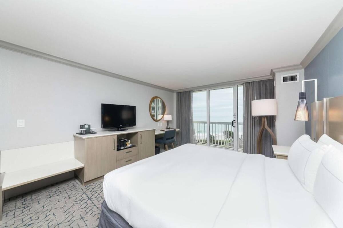 Premium bedding, down duvets, in-room safe, desk