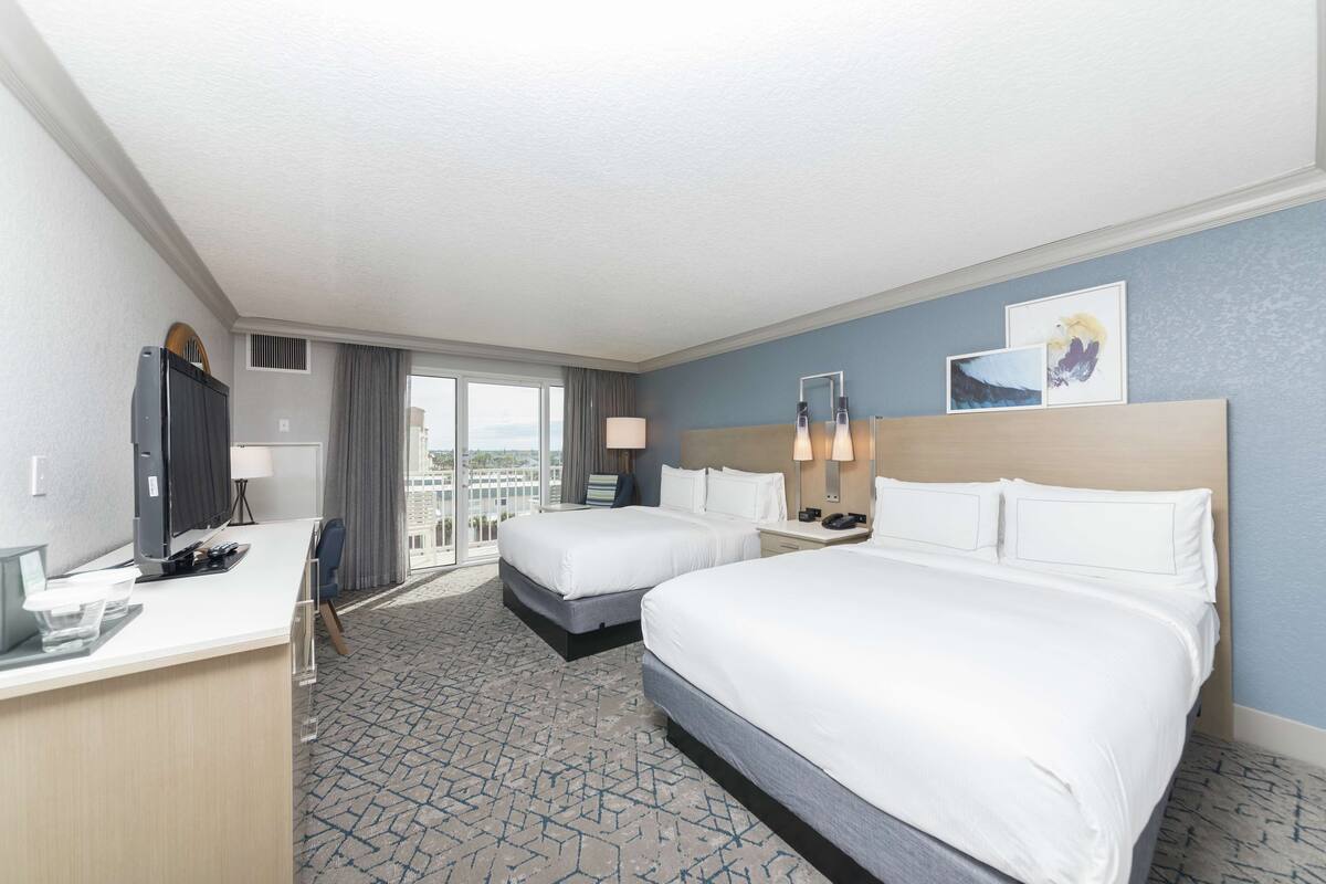 1 bedroom, premium bedding, down duvets, in-room safe