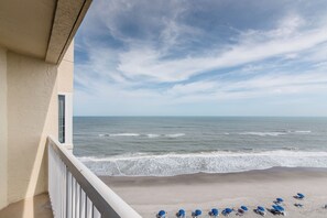 Premium bedding, down comforters, in-room safe, desk - Hilton Melbourne Beach Oceanfront (Indialantic)