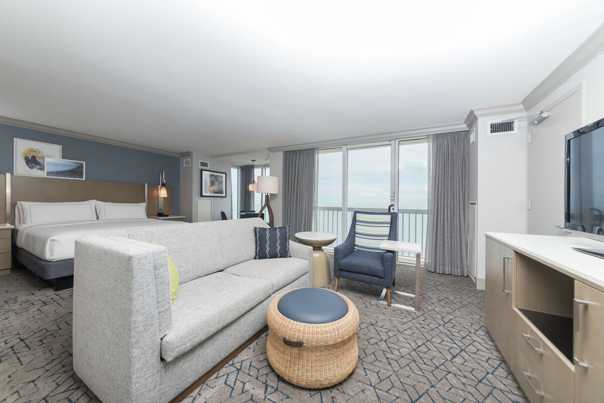 King Bed Junior Suite ocean front w/ sofa bed | 1 bedroom, premium bedding, down comforters, in-room safe