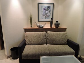 Suite, 1 Double Bed | Living room