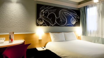 Standard Room | Premium bedding, desk, laptop workspace, soundproofing