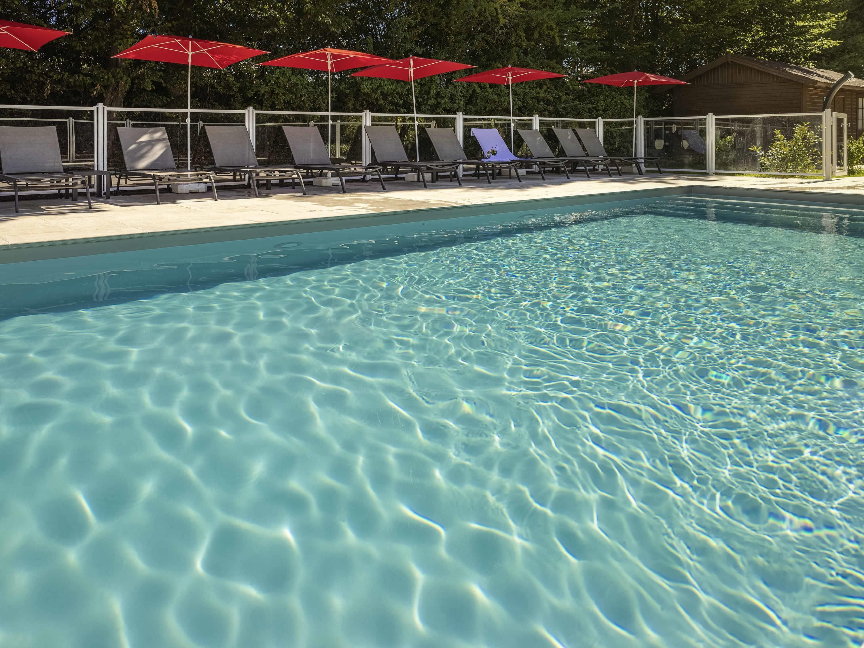 Piscine extérieure (ouverte en saison)