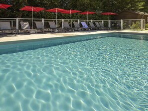 Sæsonbestemt udendørs pool