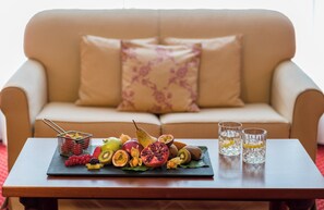 Suite, Multiple Beds | Minibar, in-room safe, individually furnished, desk - Leonardo Hotel Milan City Center (Milan)