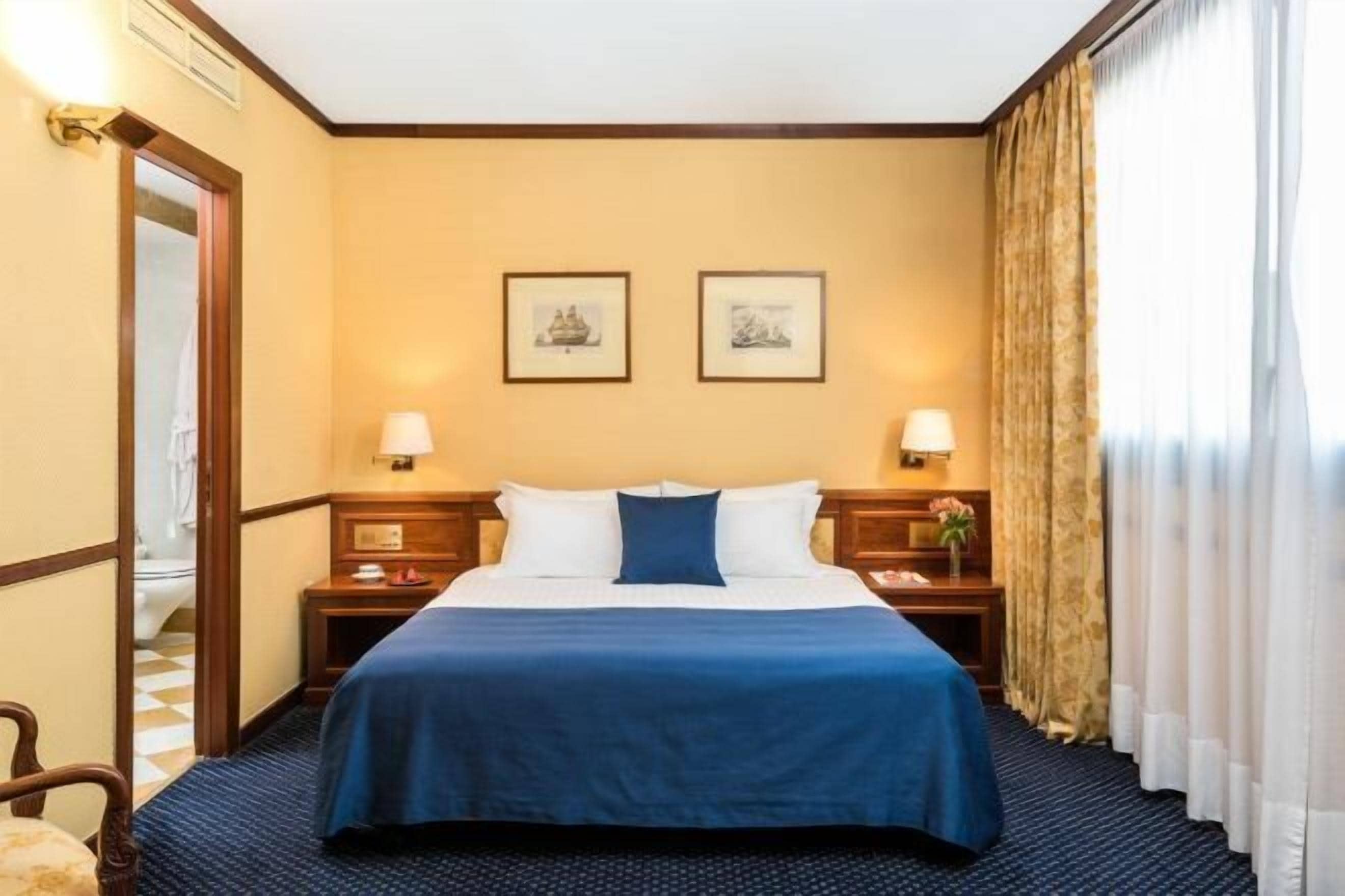 Minibar, in-room safe, individually furnished, desk