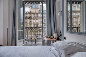 Deluxe Double Room | 1 bedroom, minibar, in-room safe, individually furnished