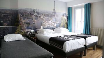 Minibar, caja de seguridad en la habitación y muebles diferentes