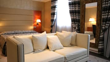 Quadrupla Superior | Biancheria da letto ipoallergenica, minibar, una cassaforte in camera