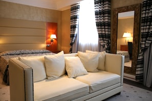 Superior Quadruple Room, 1 Double Bed with Sofa bed | Hypo-allergenic bedding, minibar, in-room safe, soundproofing