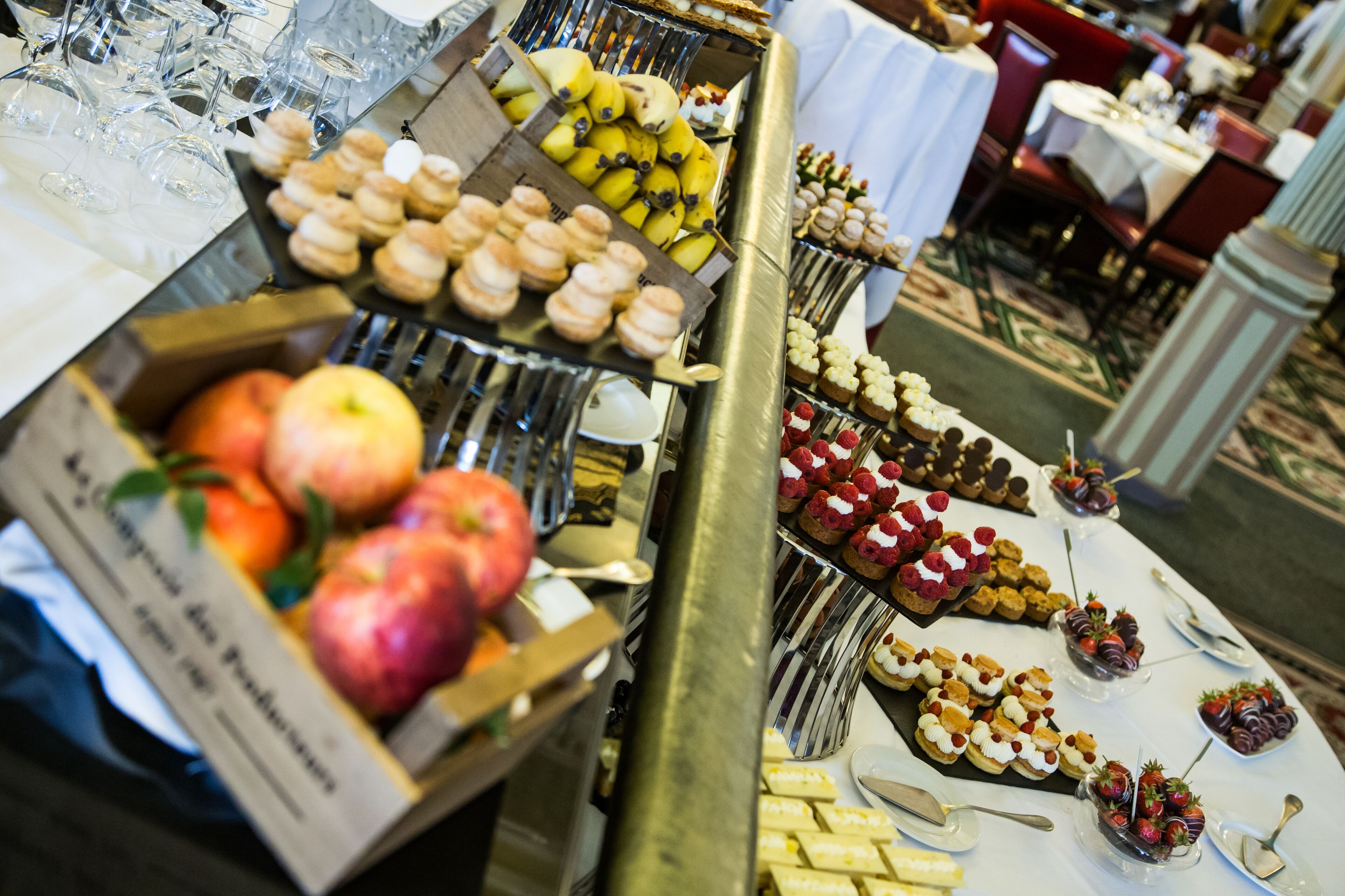 Daily continental breakfast (EUR 45 per person)