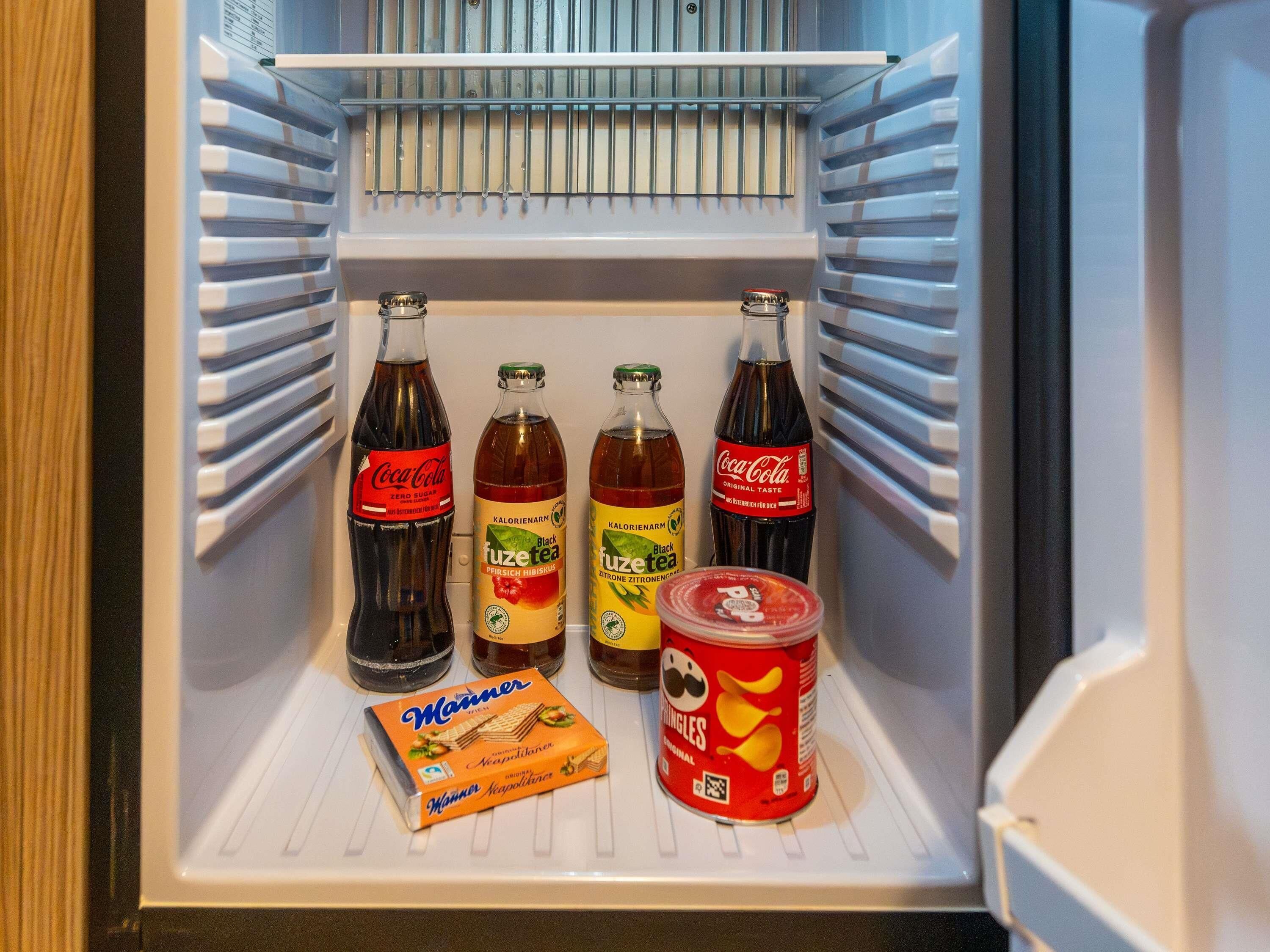 Literie hypoallergénique, coffres-forts dans les chambres, bureau