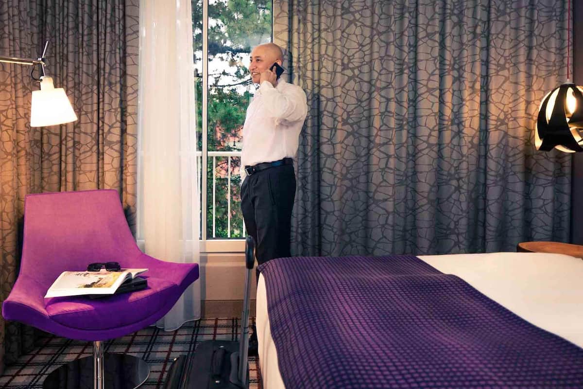 Habitación doble superior | Ropa de cama hipoalergénica y caja de seguridad en la habitación