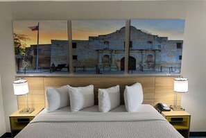 Escritorio, wifi gratis y ropa de cama 