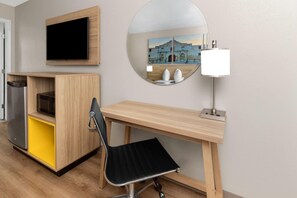 Room, 1 King Bed, Accessible, Non Smoking (Mobility,Hearing,Tub w/Grab Bars) | Desk, free WiFi, bed sheets - Days Inn by Wyndham Temple (Temple)