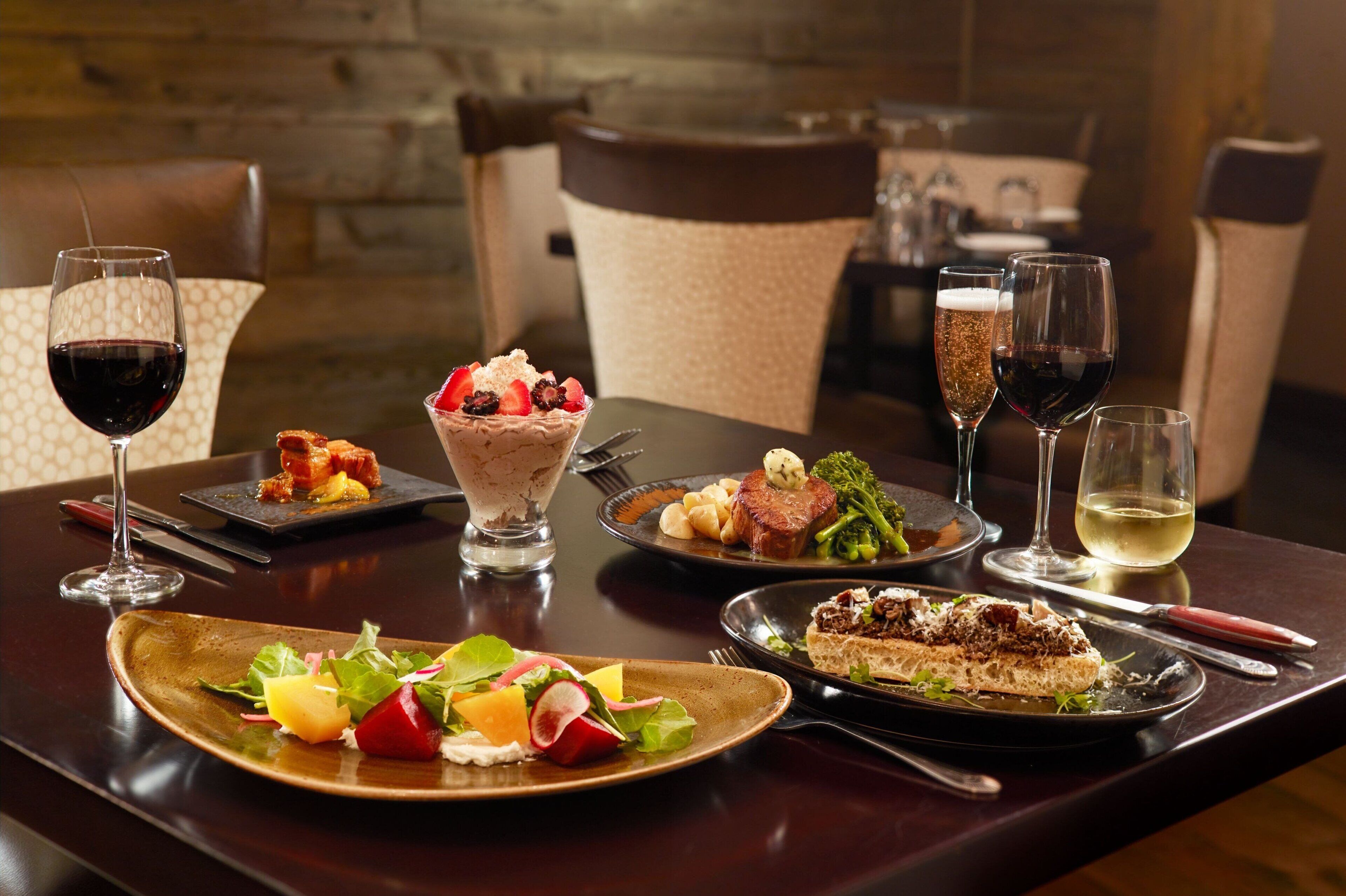 3 restaurants, breakfast, lunch, dinner served; southern cuisine