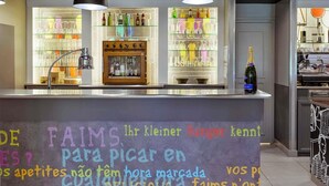 Bar (en el alojamiento)