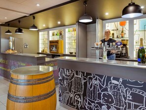 Bar (on property) - ibis Lyon Sud Saint Rambert d'Albon (Saint-Rambert-d'Albon)