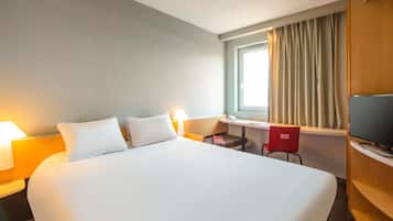 Chambre Standard, 1 lit double | Bureau, chambres insonorisées, fer et planche à repasser, Wi-Fi gratuit