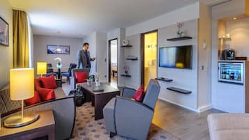 Standard Room, 1 Twin Bed | In-room safe, desk, blackout drapes, soundproofing