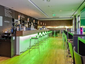 Serves lunch and dinner - Mercure Hotel München Süd Messe (Munich)