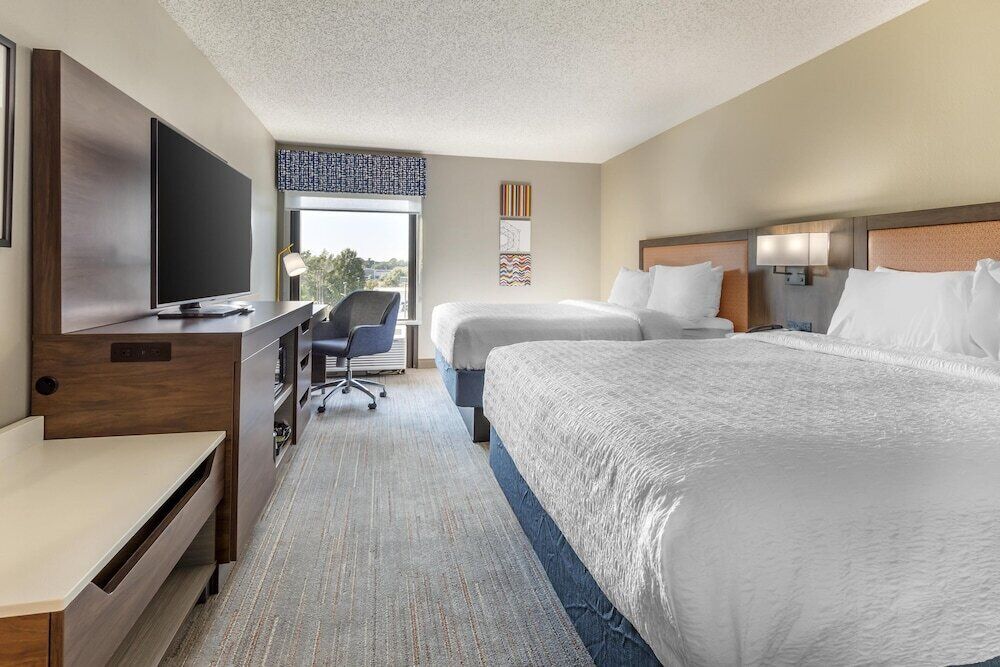 Iron/ironing board, free WiFi, bed sheets, alarm clocks
