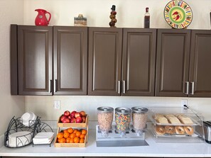 Free daily continental breakfast 