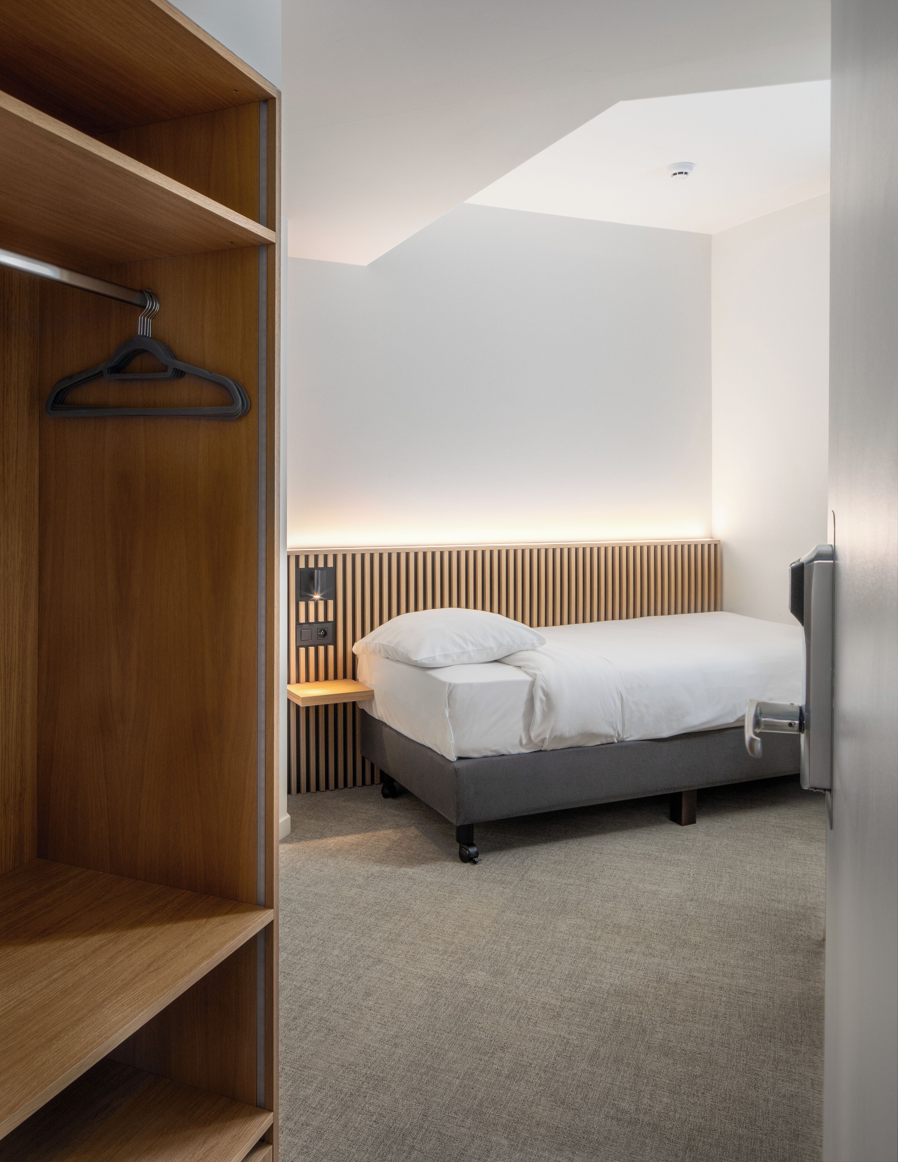 comfort single room | 1 bedroom, hypo-allergenic bedding, in-room safe, desk