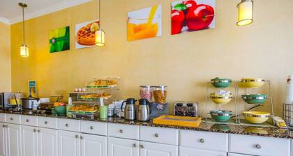 Quality Inn Evansville Eastland Area