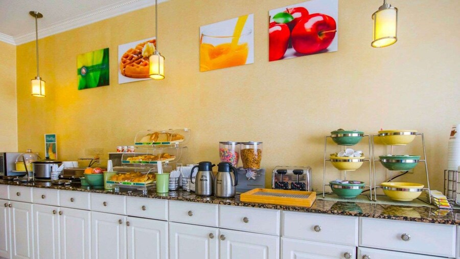 Quality Inn Evansville Eastland Area