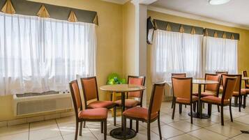 Colazione a buffet inclusa, servita tutte le mattine