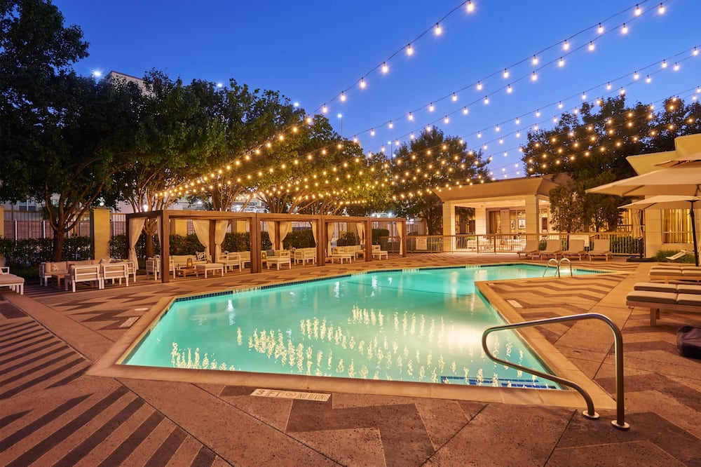 DoubleTree by Hilton Dallas - Market Center