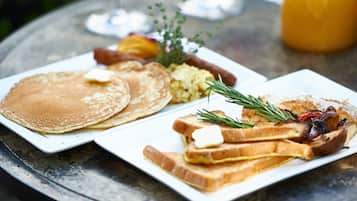 Daily cooked-to-order breakfast for a fee