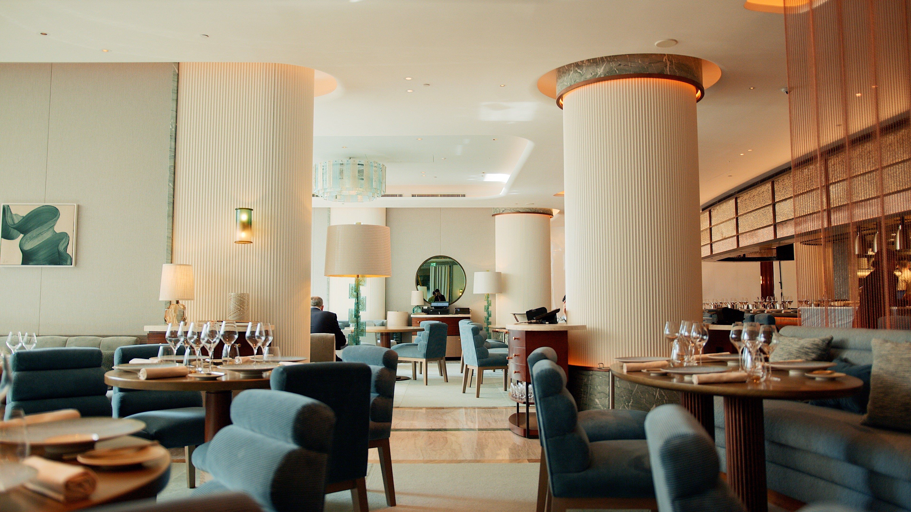 Daily cooked-to-order breakfast (GBP 45 per person)