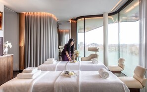 Couples treatment room(s), sauna, hot tub, steam room, body treatments