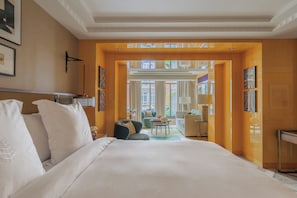 Studiosuite, Terrasse | Hochwertige Bettwaren, Minibar, Zimmersafe, Schreibtisch