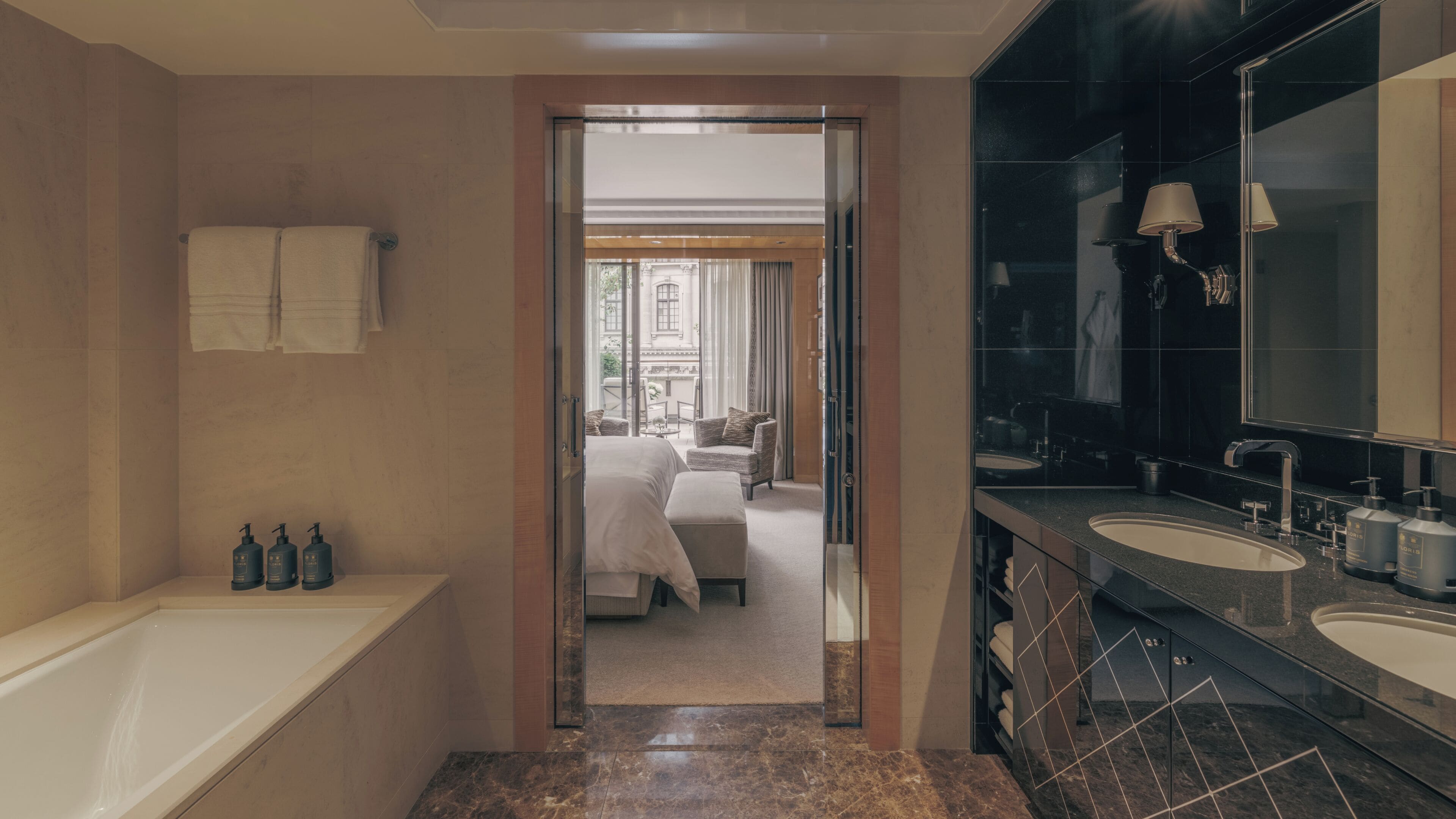 Photo - Four Seasons Hotel London at Park Lane