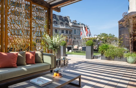 Royal Suite, Terrace | Premium bedding, minibar, in-room safe, desk