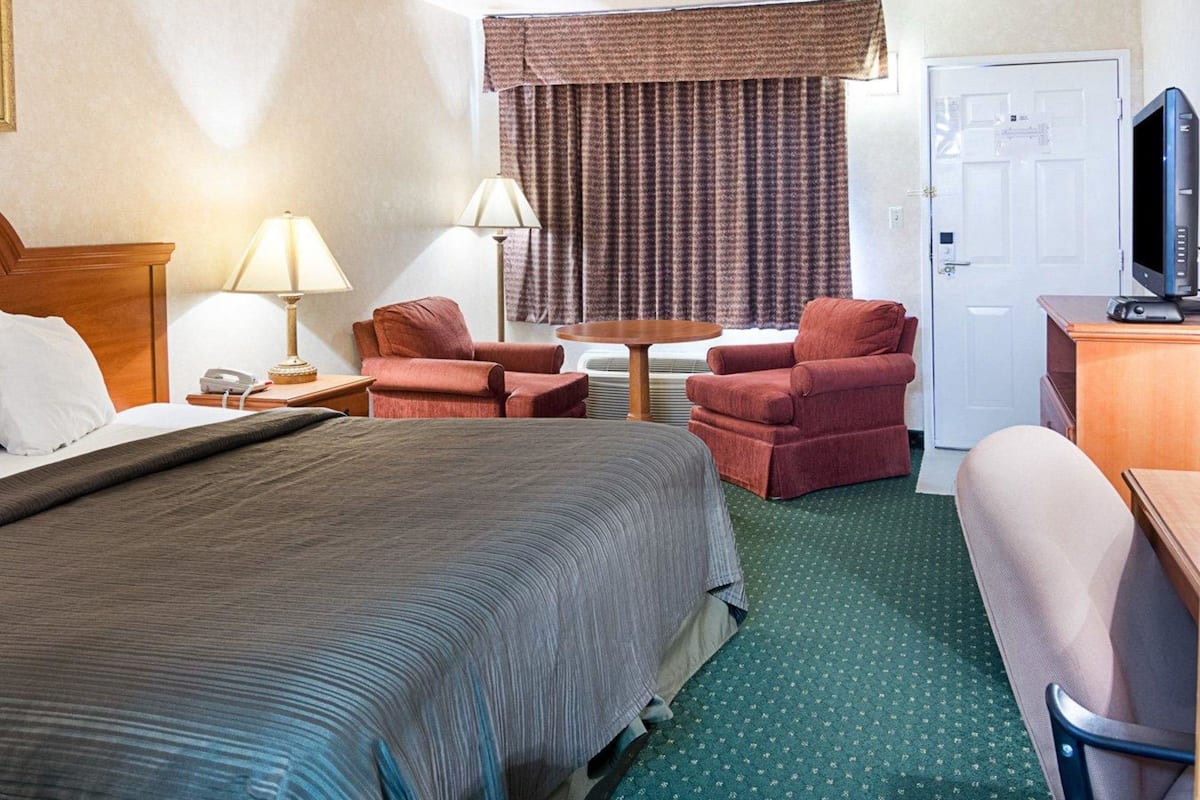 Rollaway beds, free WiFi, bed sheets