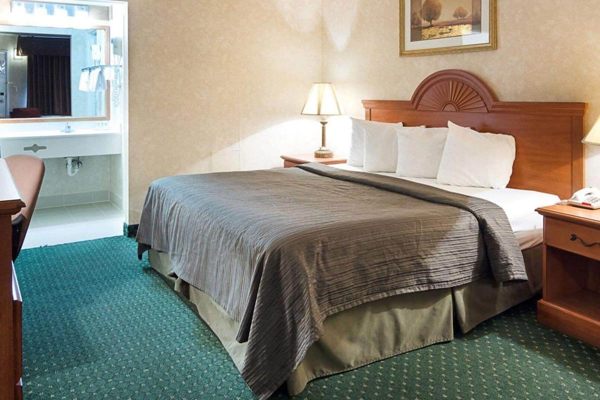 Rollaway beds, free WiFi, bed sheets