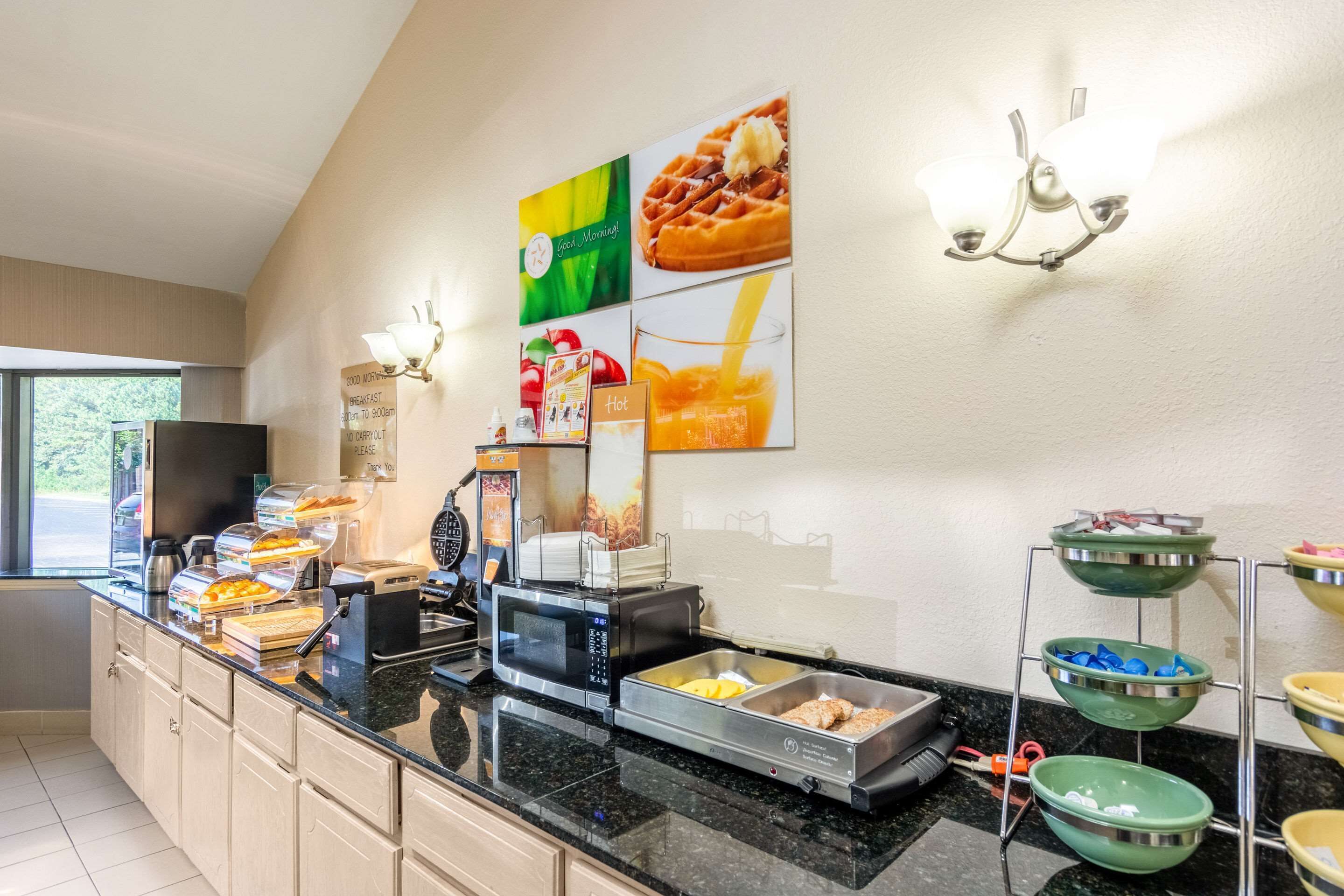 Free continental breakfast