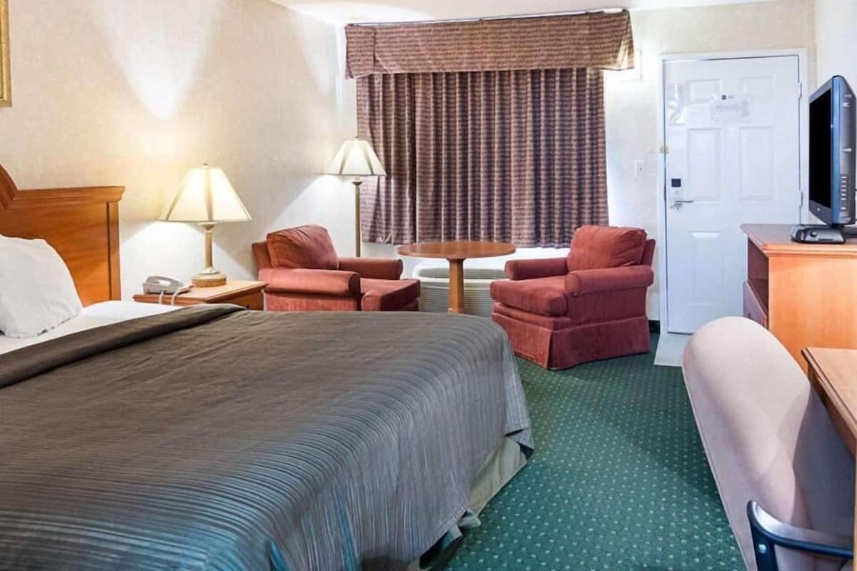 Rollaway beds, free WiFi, bed sheets