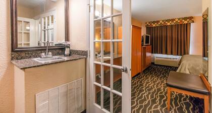 Quality Inn & Suites I-35 near Frost Bank Center