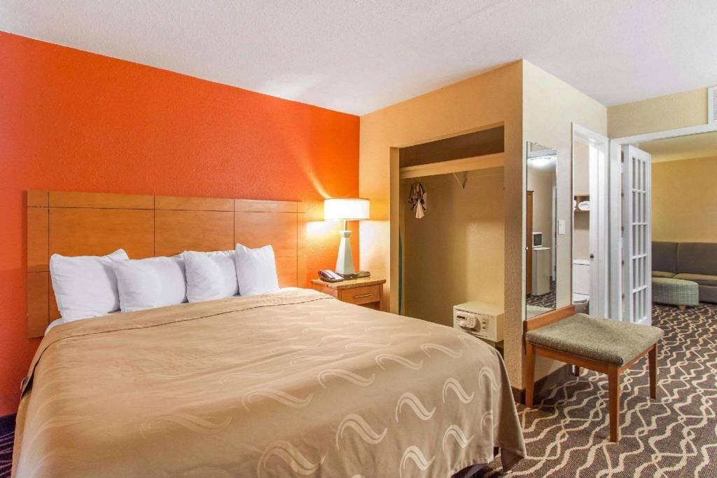 Premium bedding, pillow-top beds, in-room safe, desk