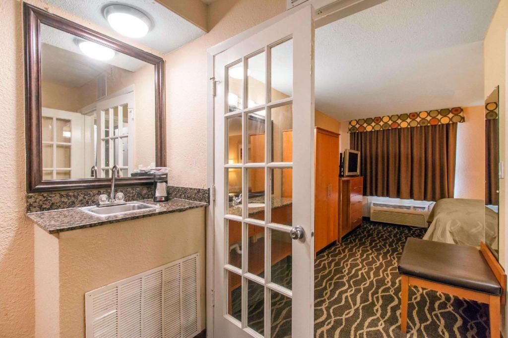 Premium bedding, pillow-top beds, in-room safe, desk