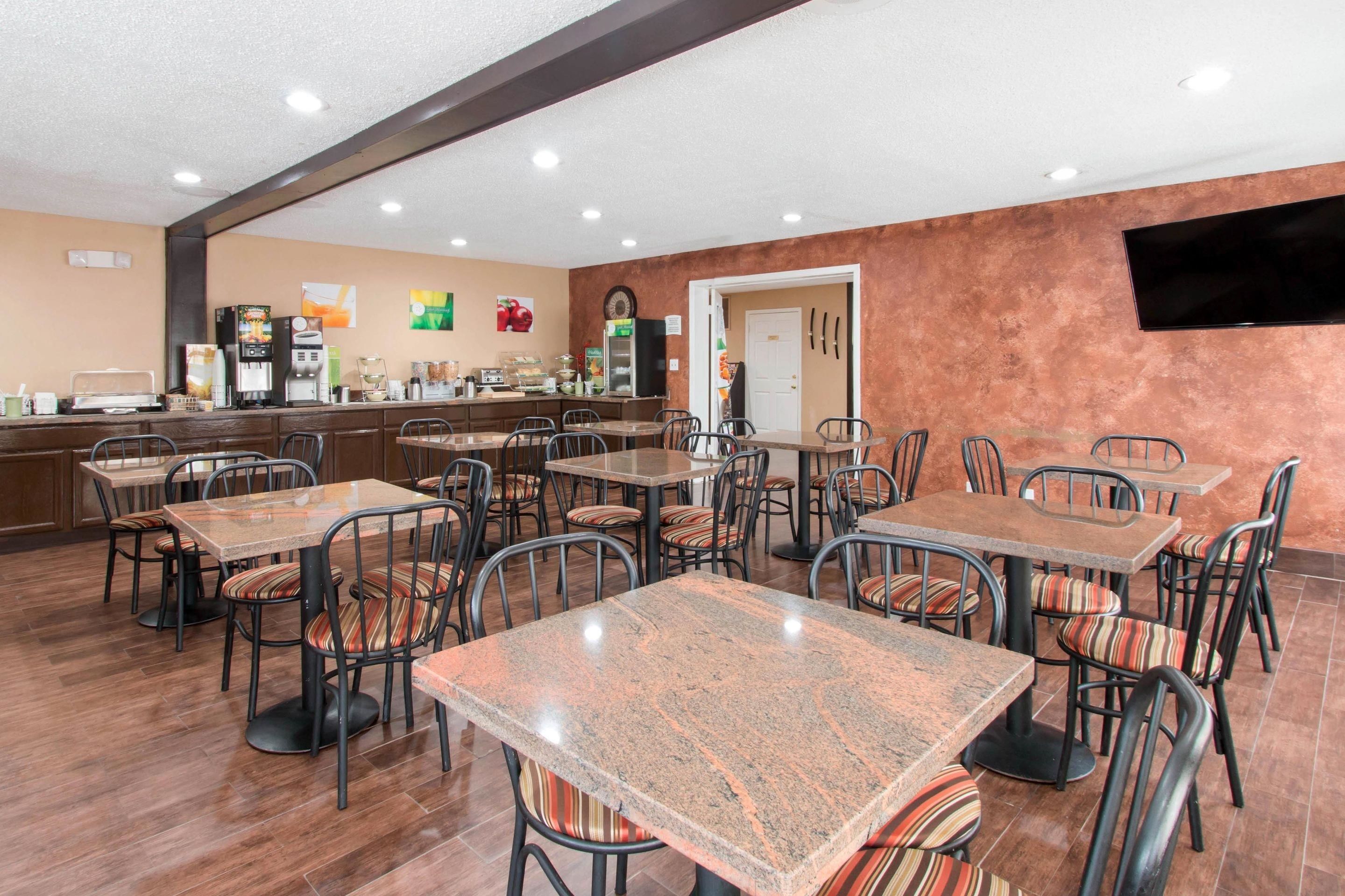 Photo - Quality Inn & Suites I-35 near Frost Bank Center